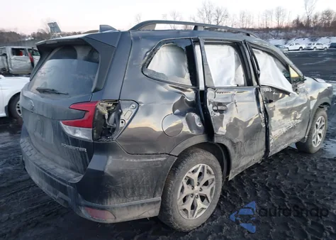 2021 Subaru Forester Premium z USA, uszkodzony, nr VIN JF2SKAJC2MH521165